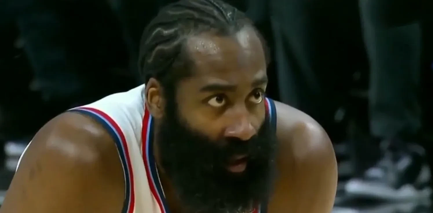 爱游戏体育-关于哈登连续十场比赛得分超过反败为胜，中国队不断突破！赢得满堂喝彩的信息