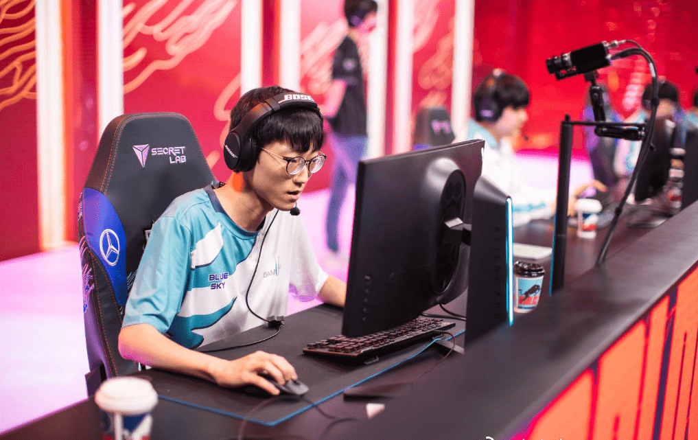 爱游戏体育- blackveilbride完整歌词 