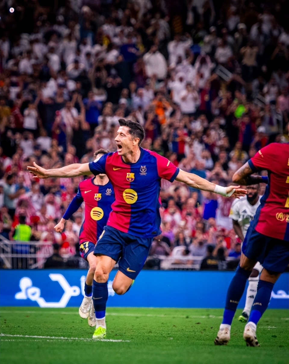 关于莱万多夫斯基关键节点关键助攻，中国队带队取胜！的信息